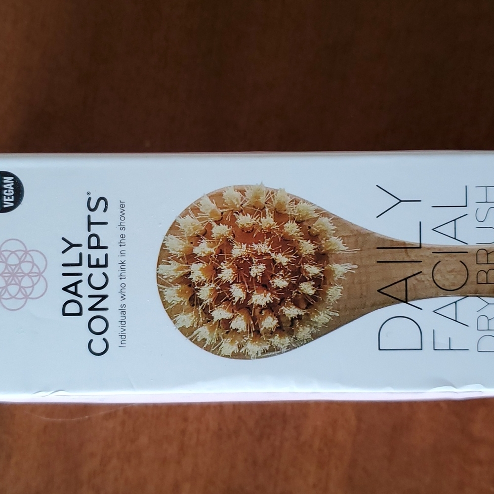 Daily Concepts Facial Dry Brush